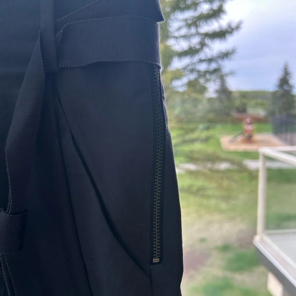 Talula Babaton pleated skirt in navy size 6 side zipper with  ribbon belt preppy - Picture 4 of 5